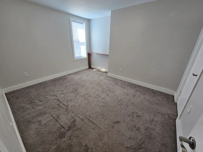 479 Norton St — Photo 13