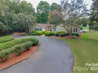 6610 Sardis Rd, Charlotte, NC 28270