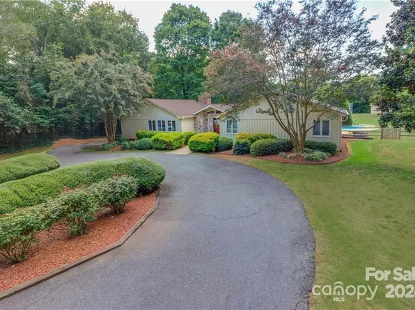6610 Sardis Rd, Charlotte, NC 28270