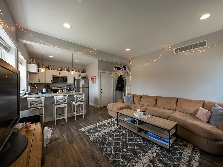 Living room to Kitchen