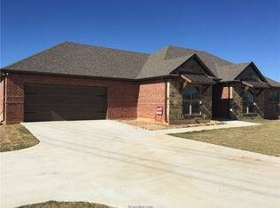 175 Apache Dr, Franklin, TX 77856