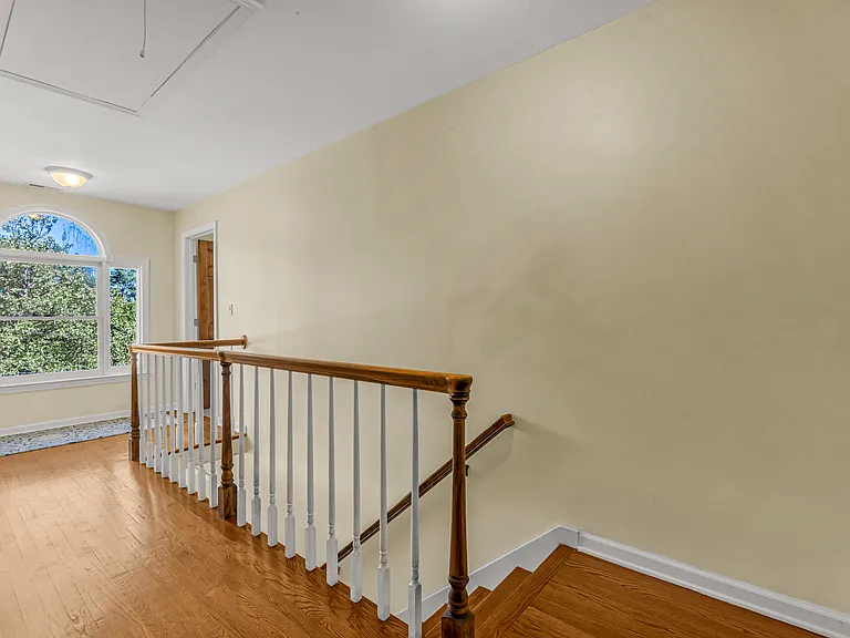 33 Serafin Ct — Photo 23