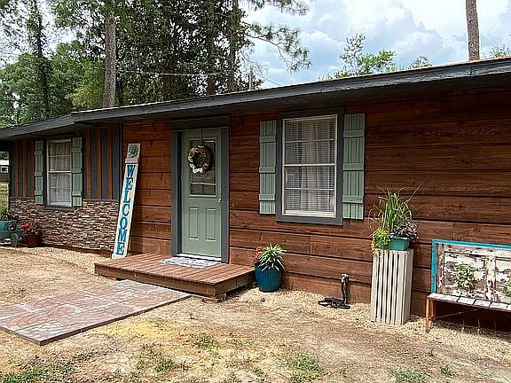 3rd image of 114 Galahad Dr