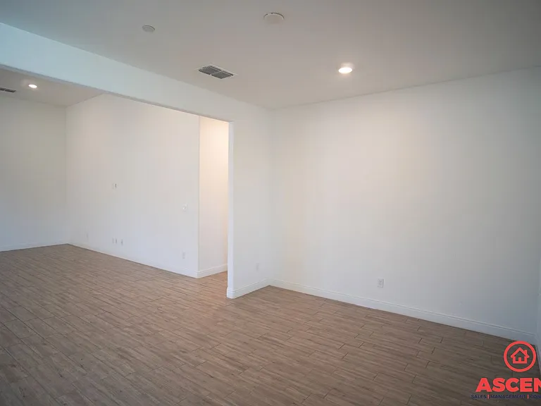 3208 Blue Creek Ln — Photo 3
