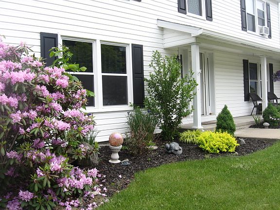 3rd image of 29 Country Knoll Dr
