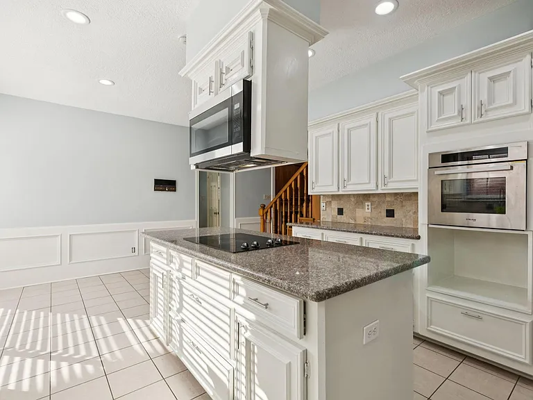 14819 Walbrook Dr — Photo 7