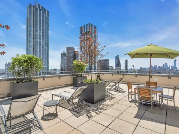 9 West 31st Street image 13 of 15