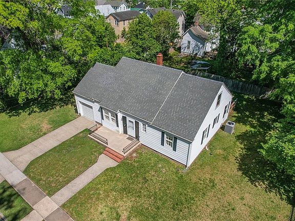 4th image of 304 W Church St