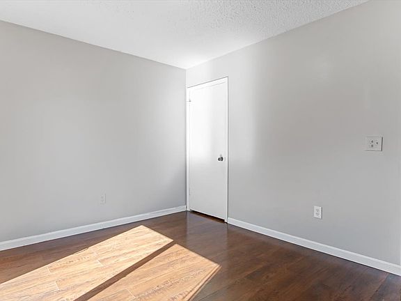 3rd image of 37953 Joyce Dr