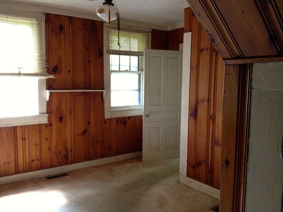 2nd image of 345 Riverview Dr