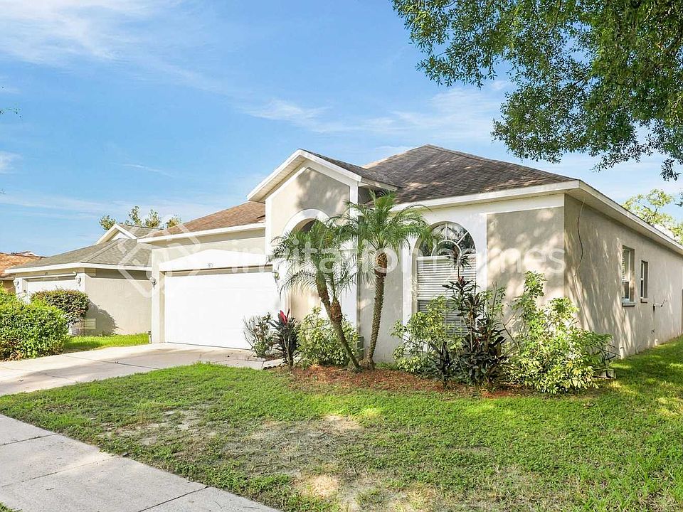 1st image of 621 Sand Ridge Dr