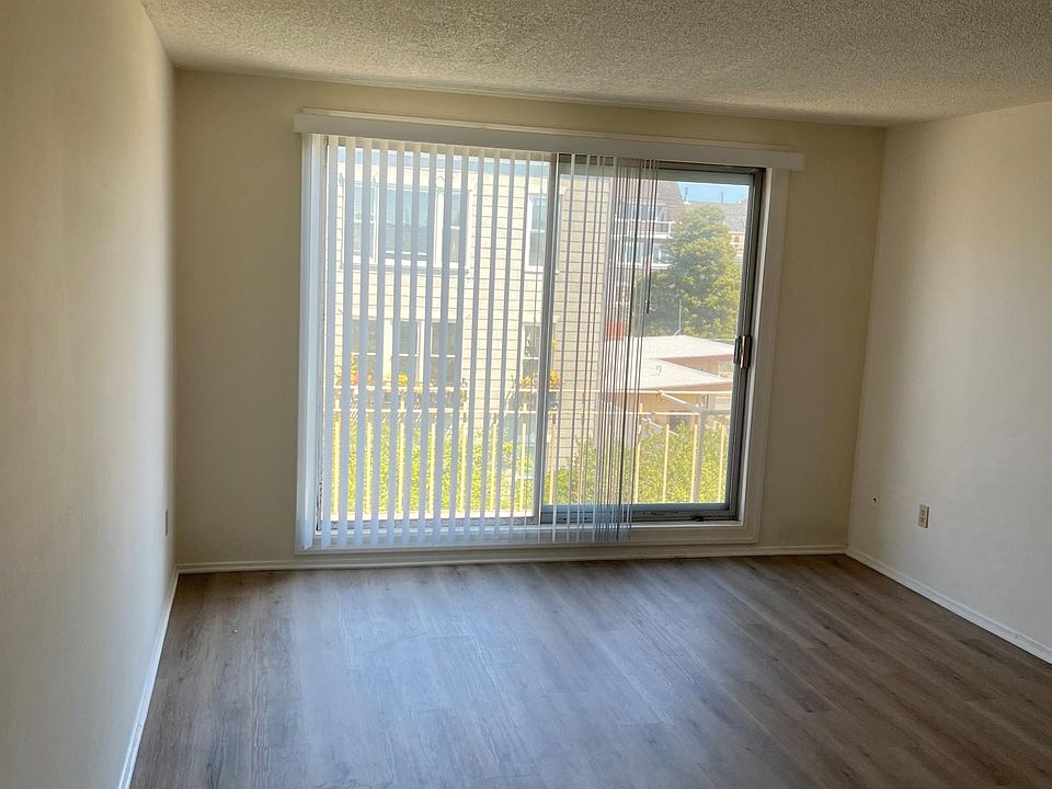 1st image of 3476 Sacramento St #402