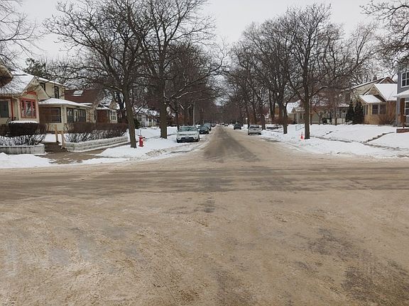 4th image of 3605 43rd Ave S