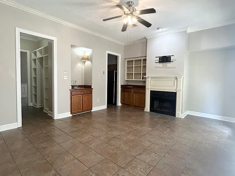 300 General Mouton Ave #8 — Photo 4