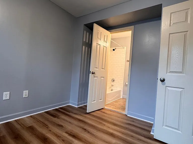 1716 W Virginia Ave NE #102 — Photo 6