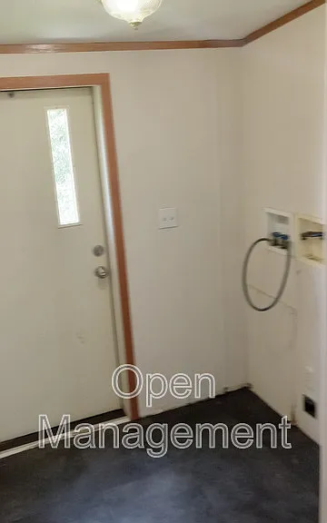 1100 Thornwood Dr #806 — Photo 6