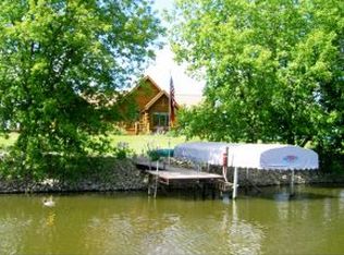 E7491 Red Oak Rd, Fremont, WI 54940