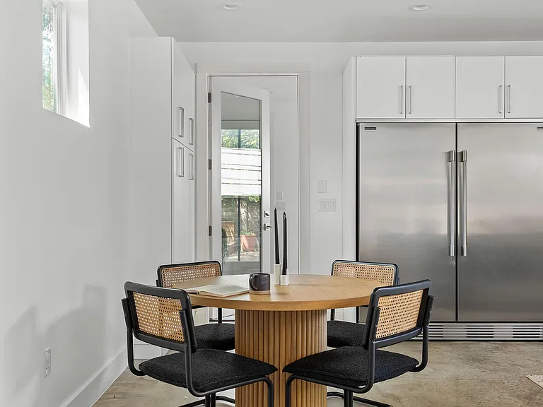 1182 Oakgrove Ave #A — Photo 14