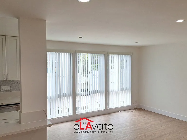 336 S Norton Ave #204 — Photo 8