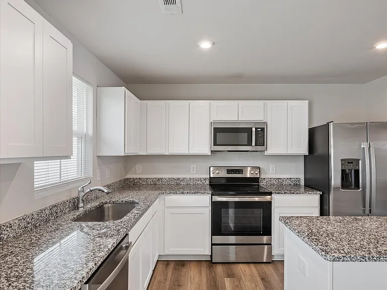 1607 Mountain Ash Ln — Photo 3
