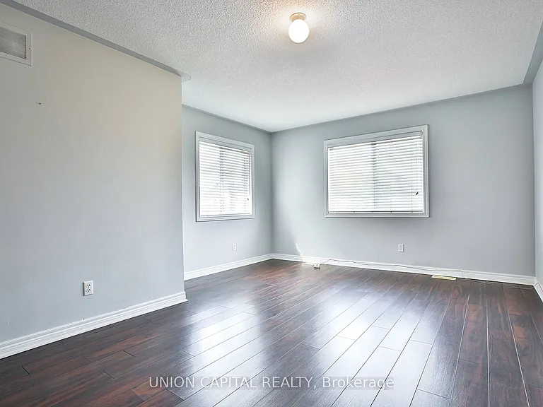 762 Caboto Trl — Photo 13