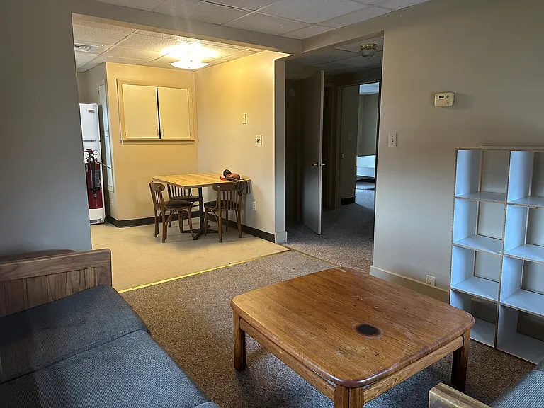 733 Locust St — Photo 2