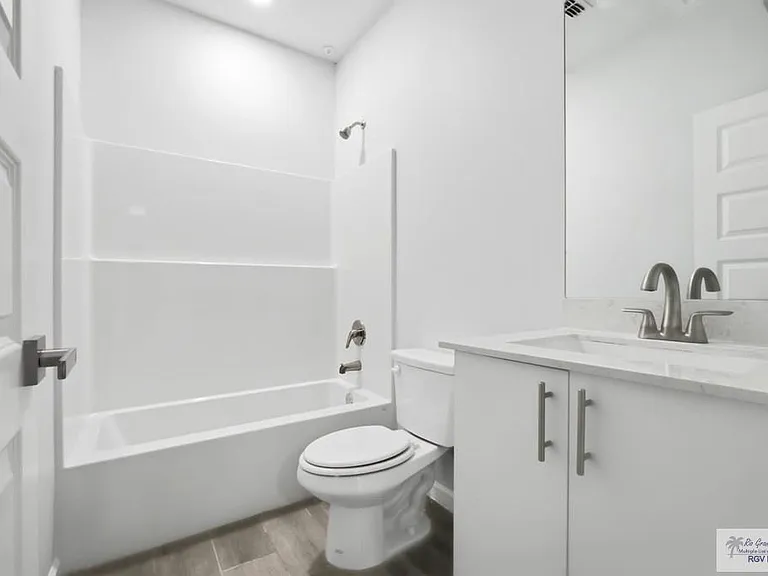 1604 Clinton St #2 — Photo 10