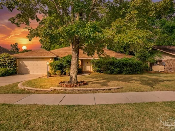 2251 Oxford Dr, Pensacola, FL 32503