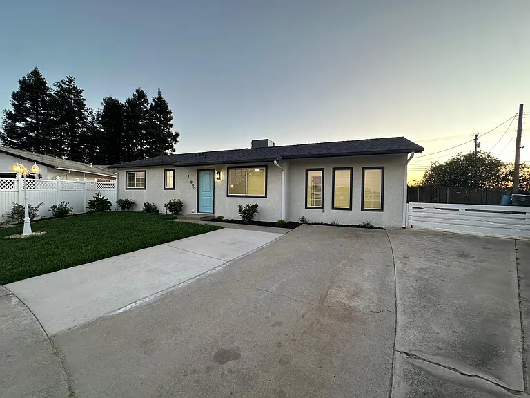 13000 Lorenzo Ct — Photo 7