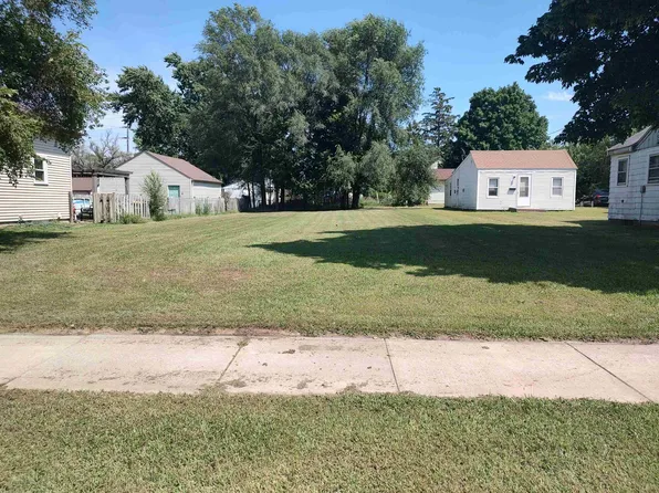 2810 Hanson St, Rockford, IL 61109