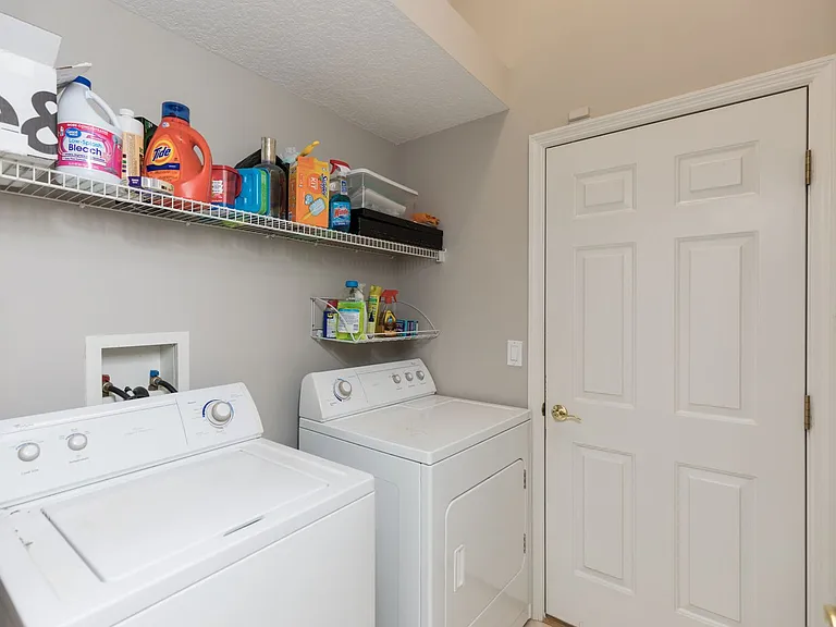 212 Island Green Dr — Photo 26