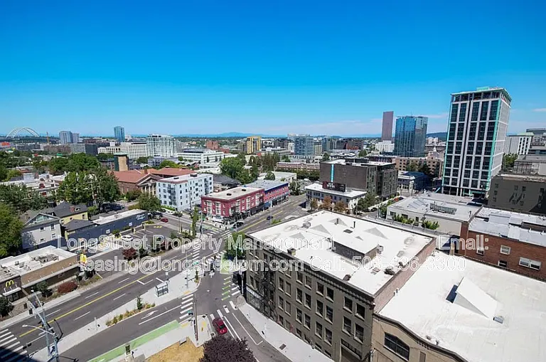 1926 W Burnside St #1217 — Photo 5