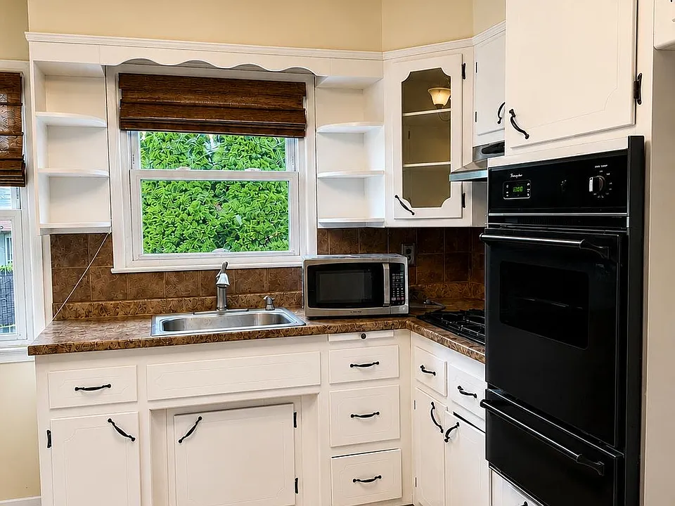 61 Mansion Ave #2