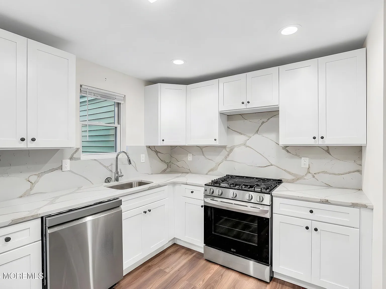 4 bed, 2.5 bath, 843 sqft, $3,400 — Photo 1