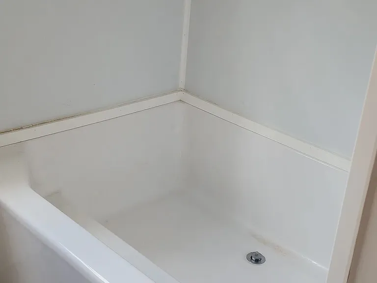 Master bath-garden tub