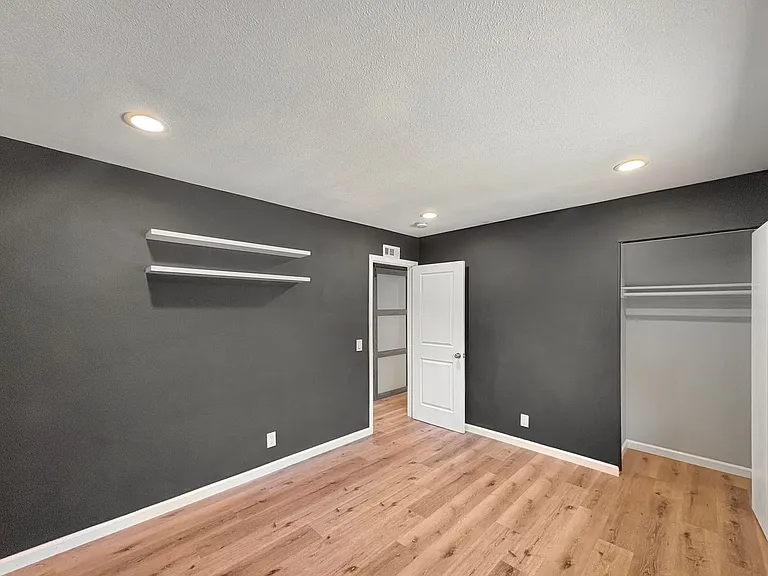 552 Luna Dr — Photo 14
