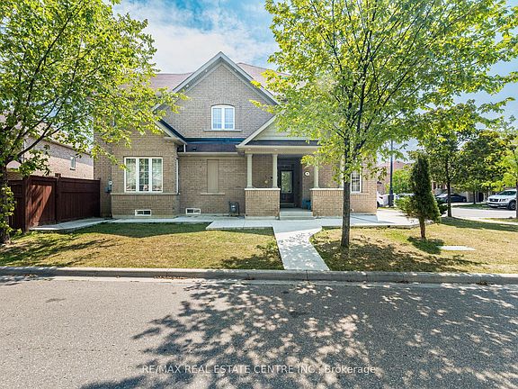 3rd image of 9 Loftsmoor Dr