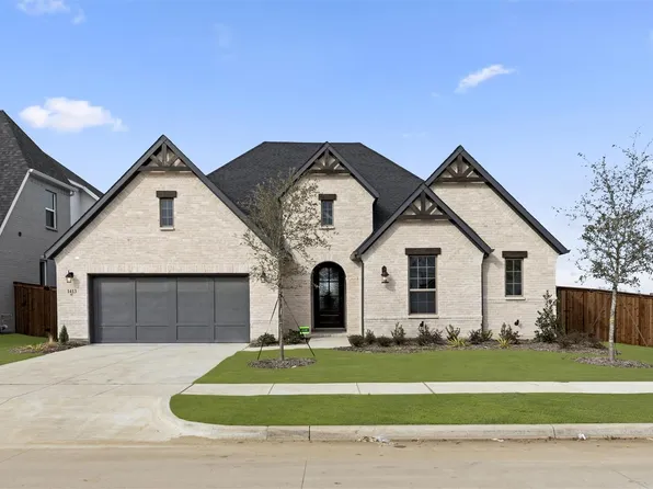 1413 Crescent Star Dr, Aubrey, TX 76227