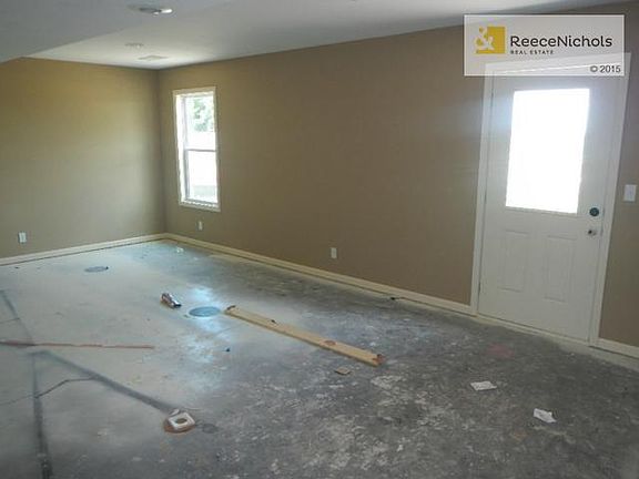 2nd Living space on lower level with walk-out basement!