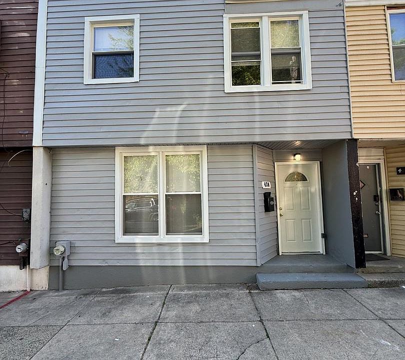 1st image of 430 E Mechanic St