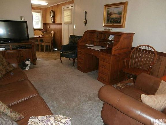 3rd image of 530 Wentworth Cres