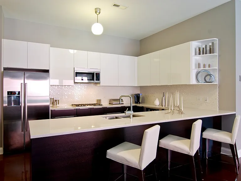 2410 W Bloomingdale Ave #2D — Photo 3
