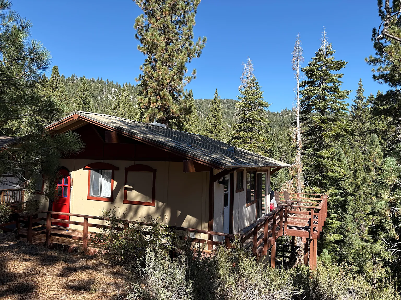 3 bed, 1.5 bath, 1300 sqft, $3,650 — Photo 2