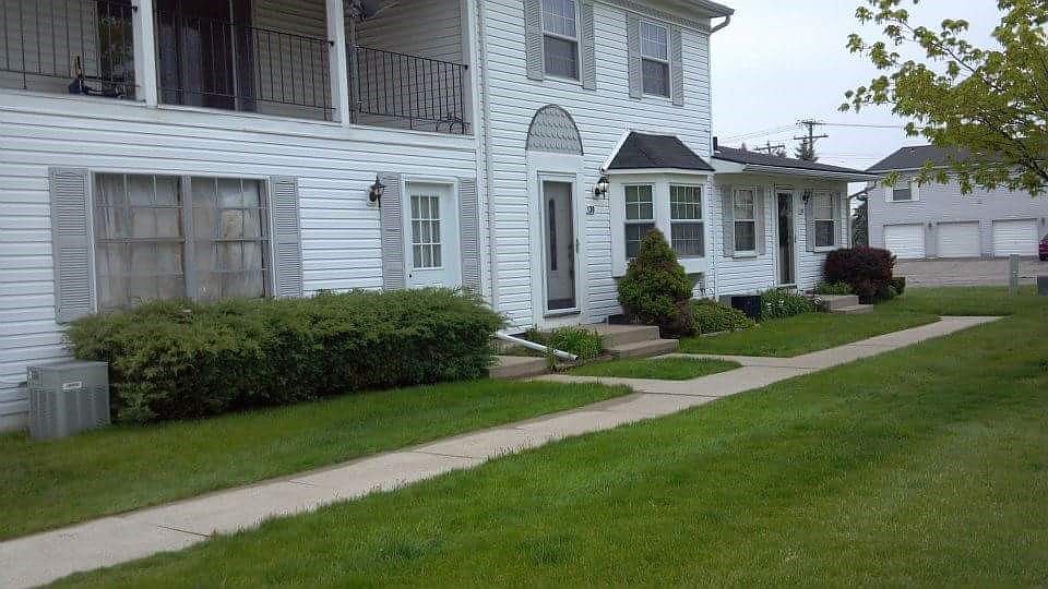 1st image of 130 Lake Village Dr #1
