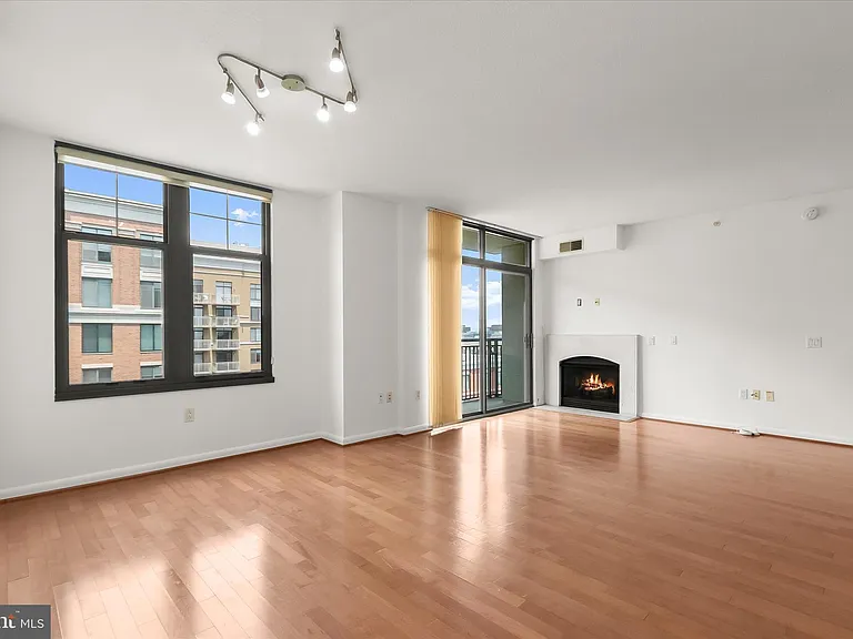 1021 Garfield St #905 — Photo 13