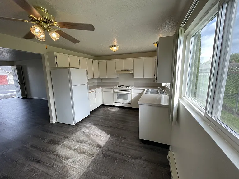 Forest Grove Apartments — Photo 26