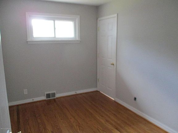 4th image of 7806 Carnation Dr