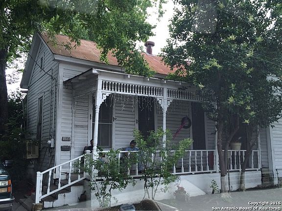 2nd image of 1123 S Presa St