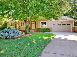 608 Bentwood Ct, Rose Hill, KS 67133