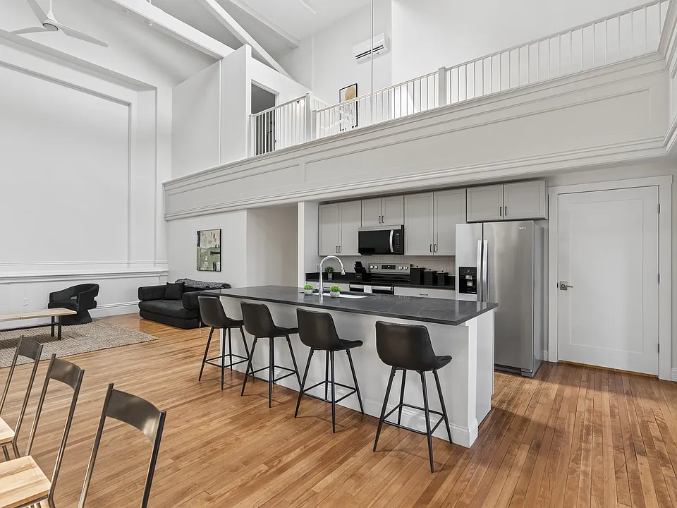 129 Main St #302